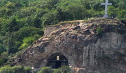 Пещерная церковь в холме Геллерт